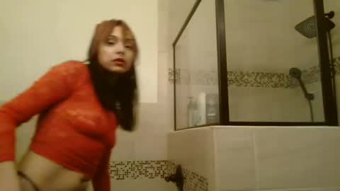 Snapshot of sequoia8888 chatting on February 7, 1:36 am sequoia8888 online show from February 7, 1:36 am