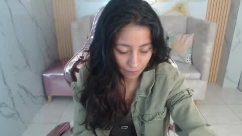 Snapshot of serabella_s chatting on December 16, 1:05 pm serabella_s online show from December 16, 1:05 pm