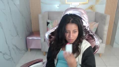 Snapshot of serabella_s chatting on December 17, 1:06 pm serabella_s online show from December 17, 1:06 pm