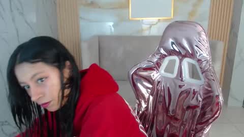 Snapshot of serabella_s chatting on December 22, 1:08 pm serabella_s online show from December 22, 1:08 pm