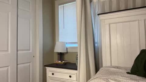 Seraphina online show from April 8, 2:06 pm