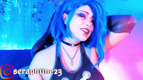 Snapshot of seraphine23_ chatting on December 4, 3:48 am seraphine online show from December 4, 3:48 am