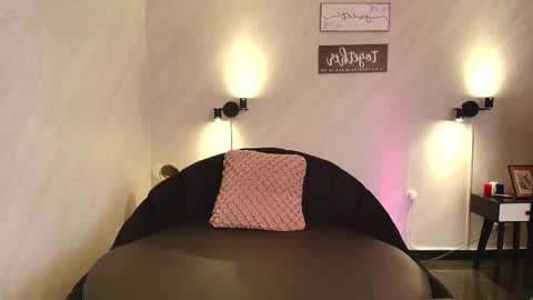 Seren  Follow me online show from February 15, 9:38 am