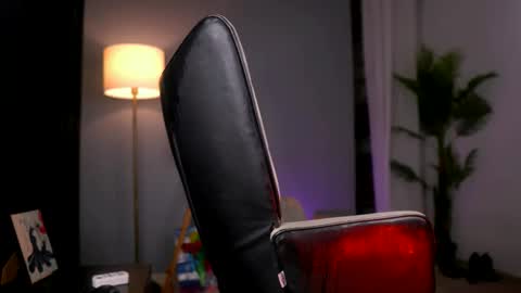 SerenaGrant online show from March 12, 9:26 am