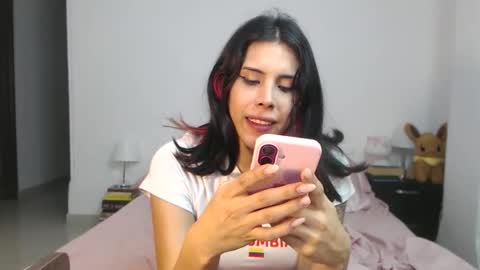 Snapshot of serenaroussee chatting on May 14, 5:25 am sararoussee online show from May 14, 5:25 am