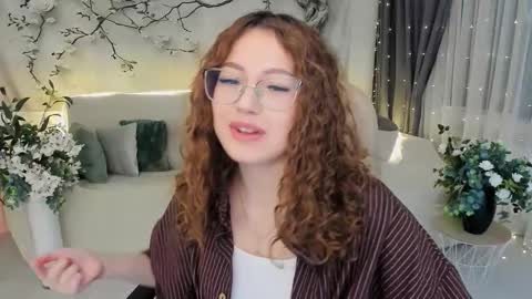 Ophelia online show from November 27, 4:20 pm