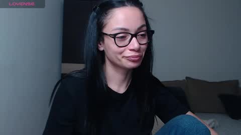 SereneSophi online show from April 18, 3:32 am