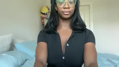 Serenity Bee   online show from April 29, 2:43 pm