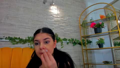 SerennaNoir online show from December 22, 5:37 am