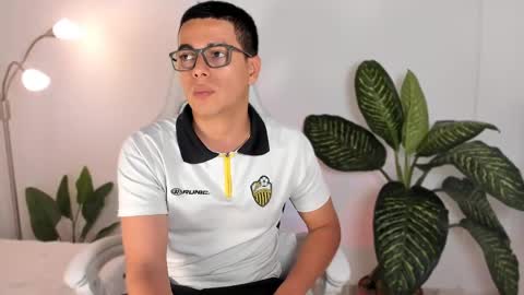 Snapshot of sergiocamiloa_30 chatting on May 21, 3:35 am jax fire online show from May 21, 3:35 am