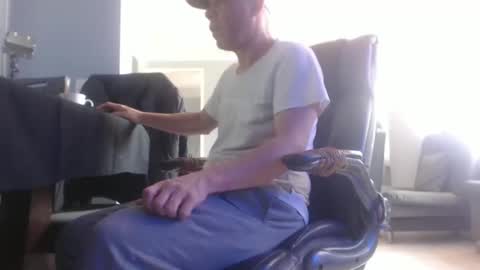 hetero serio discreto online show from January 15, 6:08 pm