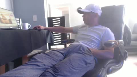 hetero serio discreto online show from February 20, 7:41 pm