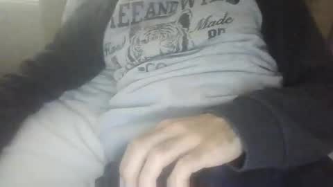 Snapshot of sero98313230 chatting on December 7, 9:17 am sero98313230 online show from December 7, 9:17 am