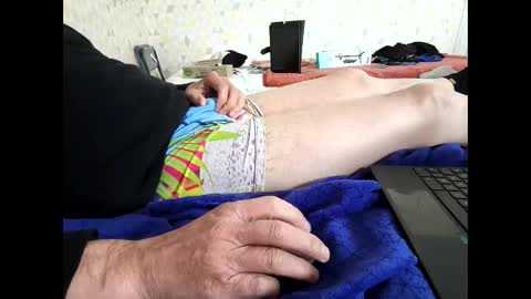 Snapshot of serpenttiin chatting on April 3, 12:58 pm serpenttiin online show from April 3, 12:58 pm