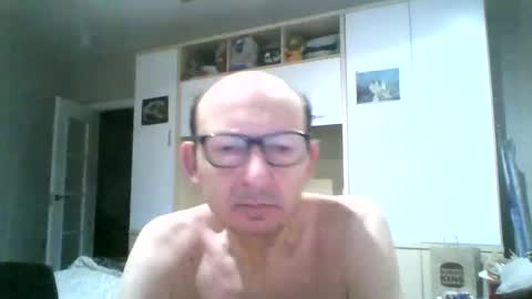 Snapshot of serrano49 chatting on June 11, 12:32 am serrano49 online show from June 11, 12:32 am
