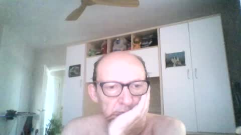 Snapshot of serrano49 chatting on August 2, 6:12 am serrano49 online show from August 2, 6:12 am