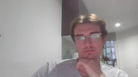 Snapshot of servandomier chatting on February 23, 12:30 am mier online show from February 23, 12:30 am