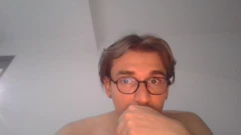 Snapshot of servandomier chatting on March 12, 4:18 am mier online show from March 12, 4:18 am