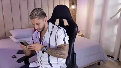 HEY IM SETH online show from January 11, 6:12 pm