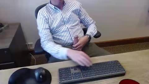 Snapshot of sethdoza chatting on April 21, 5:17 pm sethdoza online show from April 21, 5:17 pm