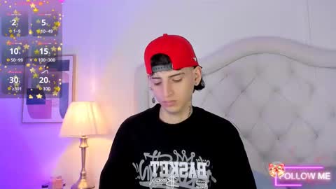 sett_and_gwen online show from December 27, 1:43 am