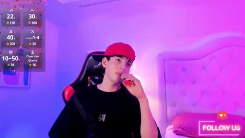 sett_and_gwen online show from February 22, 8:42 pm