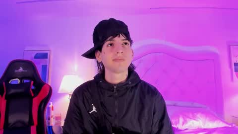 sett_and_gwen online show from March 7, 4:24 am