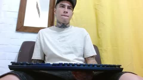 Snapshot of setthomas chatting on July 15, 12:27 am Thomas online show from July 15, 12:27 am