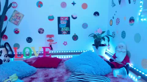 Snapshot of seuctive_woman57 chatting on December 20, 10:49 am samy online show from December 20, 10:49 am