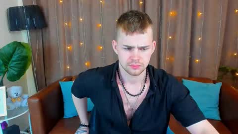 Snapshot of sevans14 chatting on January 7, 9:25 pm SevanS14 online show from January 7, 9:25 pm