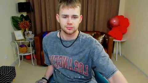 Snapshot of sevans14 chatting on February 16, 10:43 pm SevanS14 online show from February 16, 10:43 pm