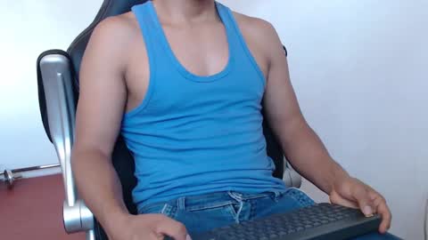Snapshot of sexatlexx chatting on December 31, 1:52 pm arnold online show from December 31, 1:52 pm