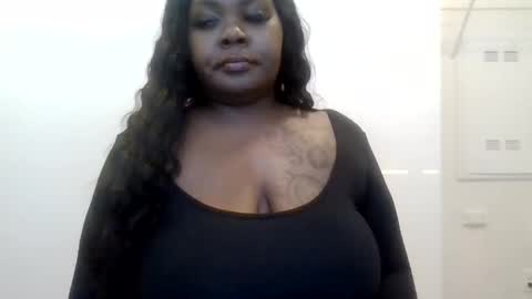 Snapshot of sexichocchic chatting on March 3, 12:04 am sexichocchic online show from March 3, 12:04 am