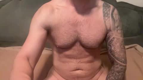 Snapshot of sexologistbull chatting on May 4, 9:33 pm SexologistBull online show from May 4, 9:33 pm