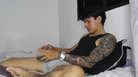 Snapshot of sexoyrock chatting on March 19, 11:42 pm ROCKERO online show from March 19, 11:42 pm
