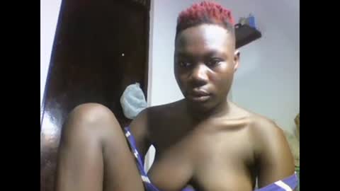 Snapshot of sexqueen02 chatting on January 8, 12:17 am sexqueen02 online show from January 8, 12:17 am