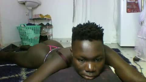 Snapshot of sexqueen02 chatting on January 29, 9:44 am sexqueen02 online show from January 29, 9:44 am