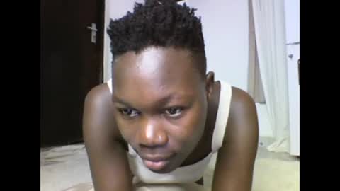 Snapshot of sexqueen02 chatting on February 13, 3:18 am sexqueen02 online show from February 13, 3:18 am