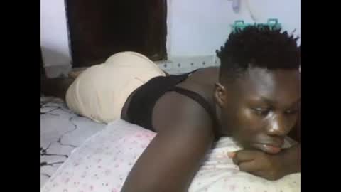 Snapshot of sexqueen02 chatting on February 23, 5:45 am sexqueen02 online show from February 23, 5:45 am