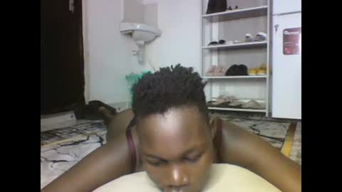 Snapshot of sexqueen02 chatting on February 27, 9:04 pm sexqueen02 online show from February 27, 9:04 pm