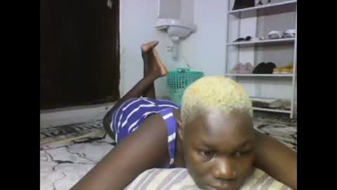 Snapshot of sexqueen02 chatting on March 3, 12:48 pm sexqueen02 online show from March 3, 12:48 pm