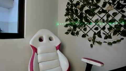 SARA    online show from February 10, 6:56 pm