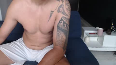 Snapshot of sexual_devils chatting on May 27, 11:18 am sexual_devils online show from May 27, 11:18 am