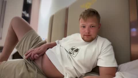 Snapshot of sexual_sbotage chatting on February 24, 2:59 pm Max Leman online show from February 24, 2:59 pm