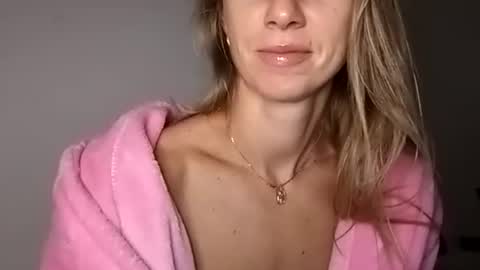 Snapshot of sexualangel chatting on September 9, 6:24 am Verona online show from September 9, 6:24 am