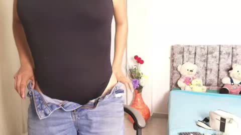 Snapshot of sexx__scarlett chatting on January 17, 5:23 am scarlet online show from January 17, 5:23 am