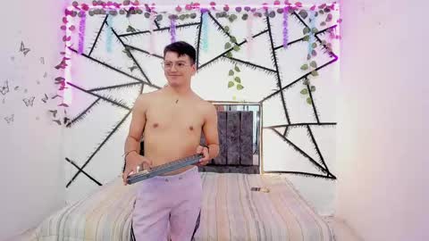 Snapshot of sexx_university chatting on May 30, 8:00 am sexx_university online show from May 30, 8:00 am