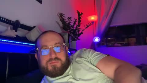 Snapshot of sexxfreak21 chatting on December 4, 3:37 am sexxfreak21 online show from December 4, 3:37 am