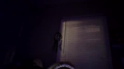 Snapshot of sexxiibossbabe chatting on December 17, 1:00 am sexxiibossbabe online show from December 17, 1:00 am