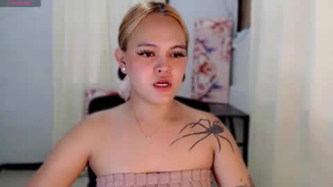 Snapshot of sexxxy_caroline chatting on May 3, 9:04 am sexxxy_caroline online show from May 3, 9:04 am